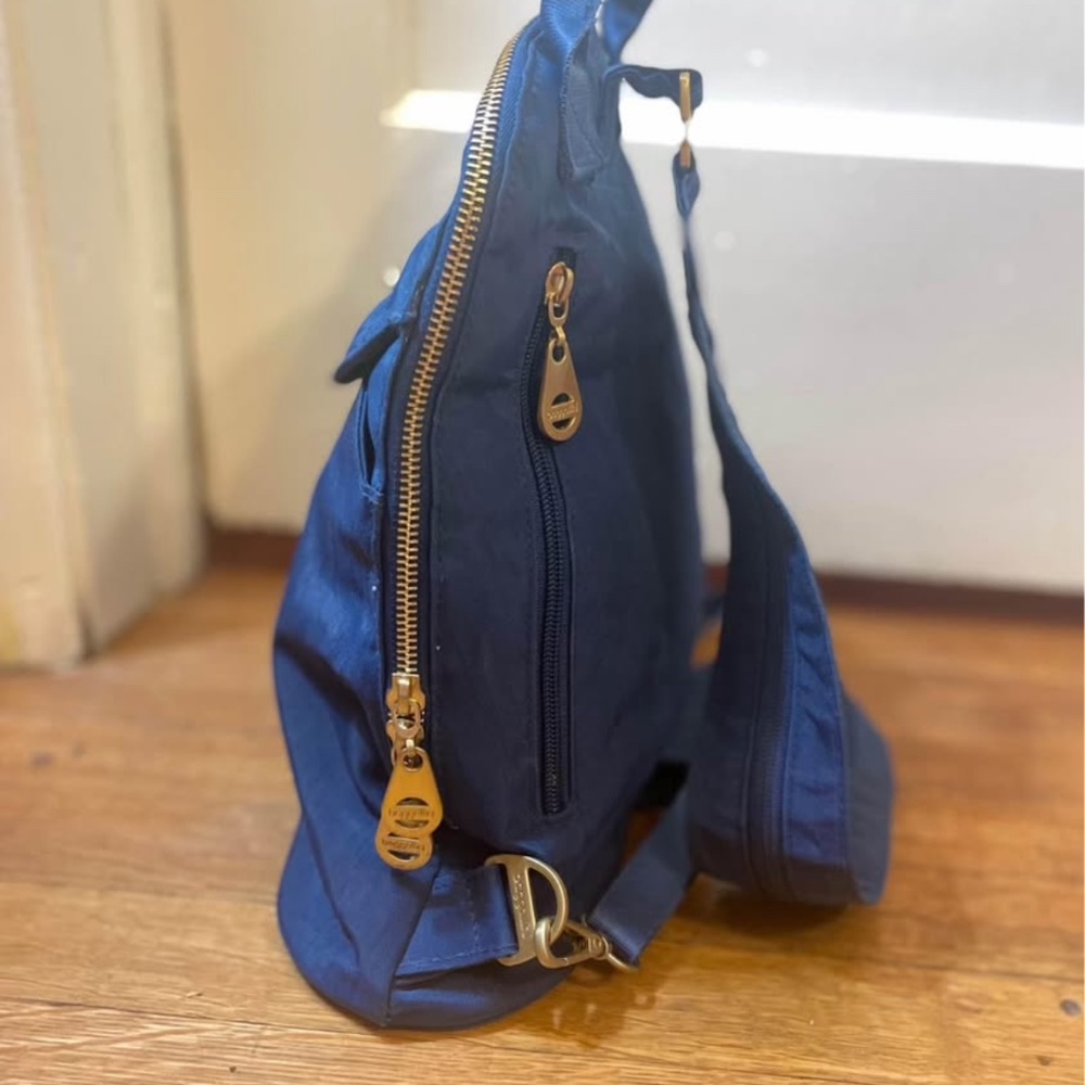 Baggallini Backpack - Picture 4 of 6